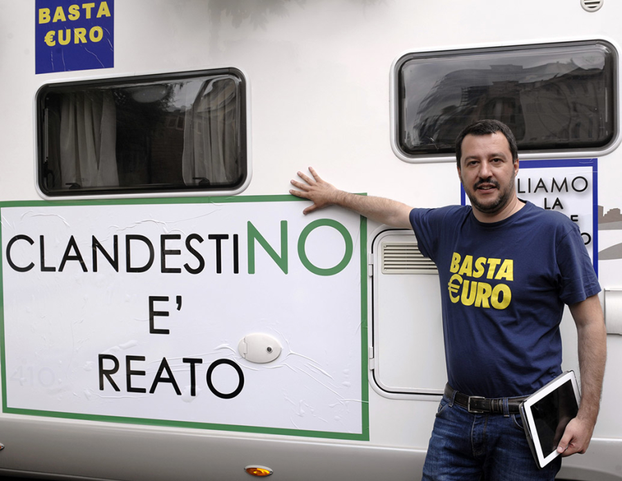 Matteo Salvini contro gli immigrati clandestini.