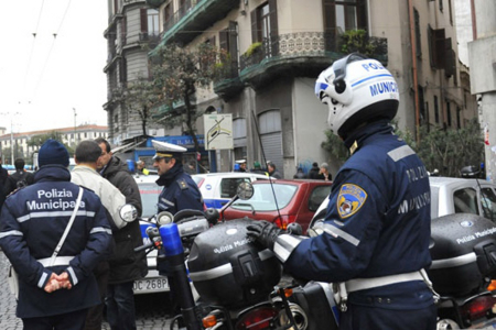 Polizia Municipale di Napoli al lavoro